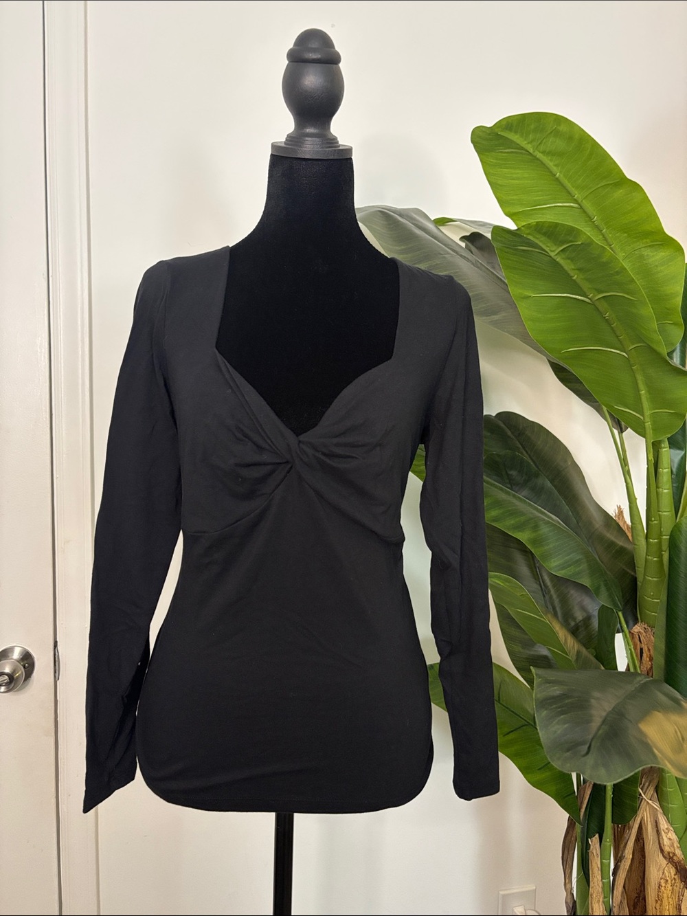 Old Navy Black Long-Sleeve Twist-Front Top